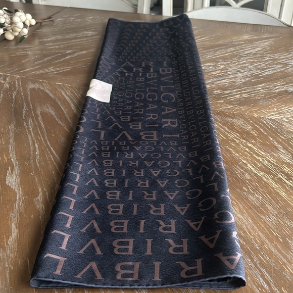 Authentic Bvlgari Scarf - Picture 9 of 9